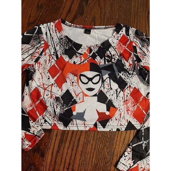 New Large (Runs Small) Red Black White Long Sleeve Crop Top - Picture 2 of 4